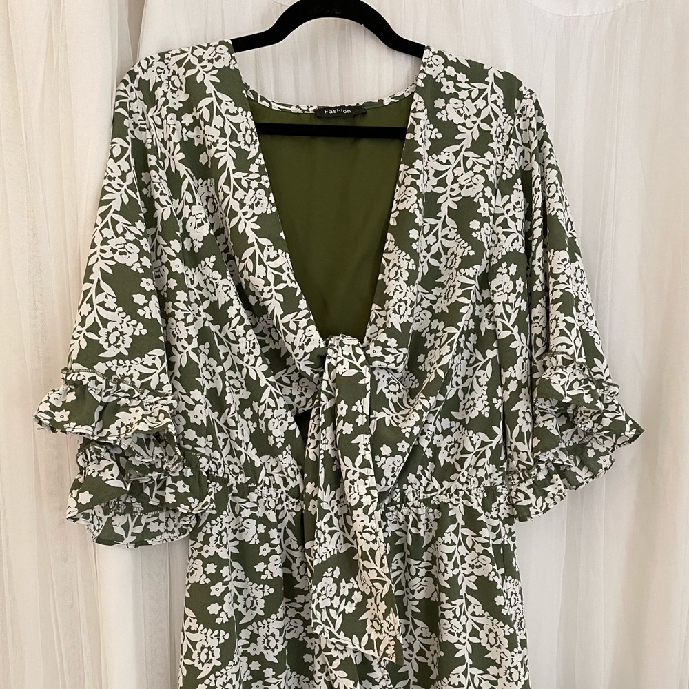 Super cute fall dress by Fashion.
